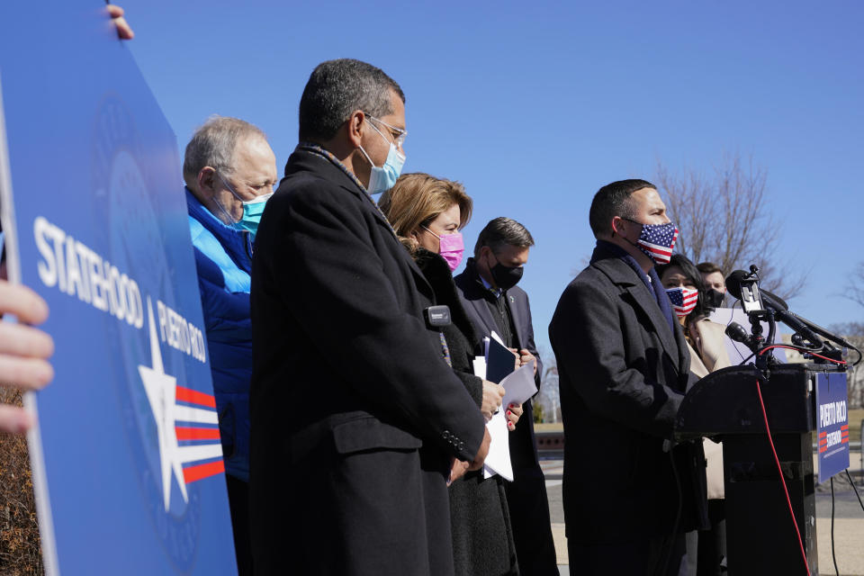 Representative Darren Soto, right, speaks in Washington, D.C., on March 2, 2021. / Credit: Patrick Semansky / AP