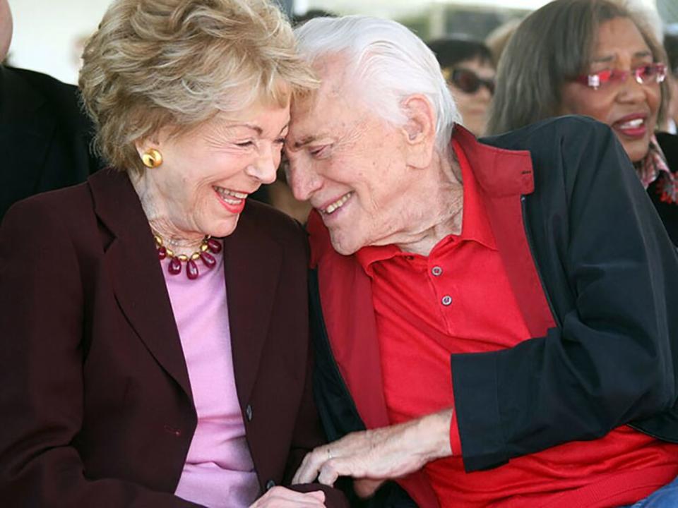 Kirk and Anne Douglas in 2008 | Valerie Macon/AFP/Getty Images