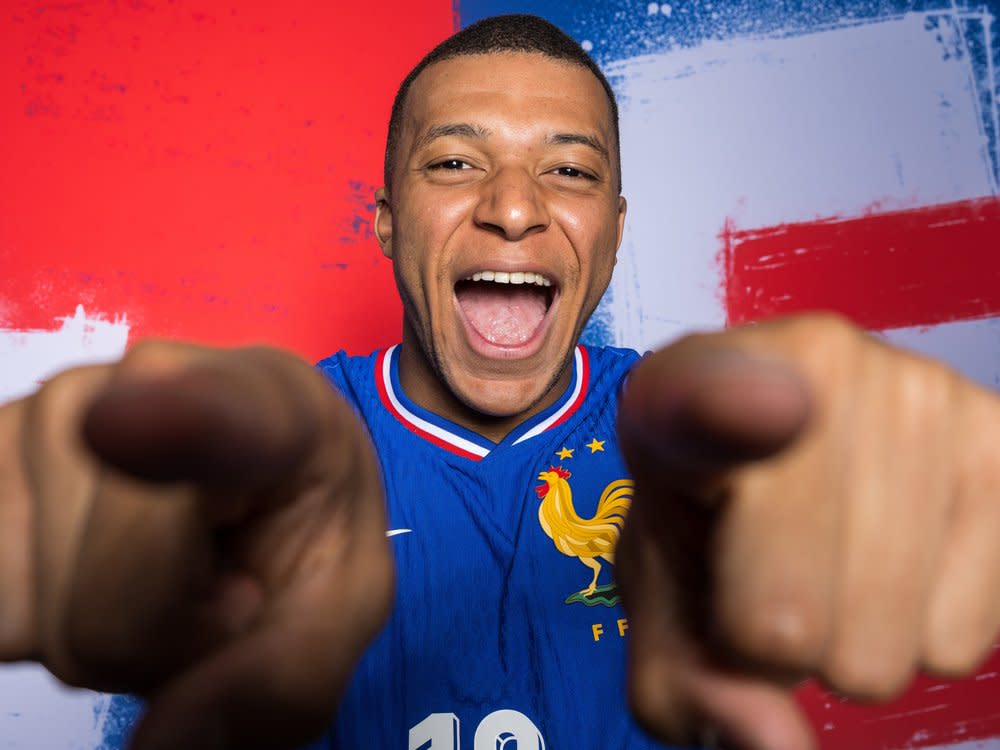 Fußballstar Kylian Mbappé ist seit 2023 Kapitän der französischen Nationalmannschaft. (Bild: Michael Regan - UEFA/UEFA via Getty Images)