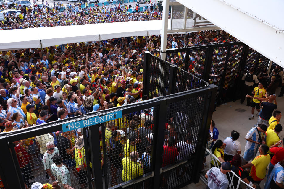 Fans trying to enter Sunday's Copa final were met with overcrowding, sweltering heat and closed gates. (Maddie Meyer/Getty Images)