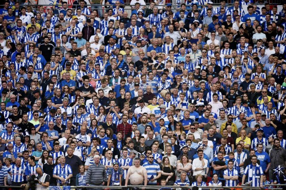 Britain Soccer Football - Hull City v Sheffield Wednesday - Sky Bet Football League Championship Play-Off Final - Wembley Stadium - 28/5/16 Sheffield Wednesday fans Action Images via Reuters / Tony O'Brien Livepic EDITORIAL USE ONLY. No use with unauthorized audio, video, data, fixture lists, club/league logos or "live" services. Online in-match use limited to 45 images, no video emulation. No use in betting, games or single club/league/player publications. Please contact your account representative for further details.