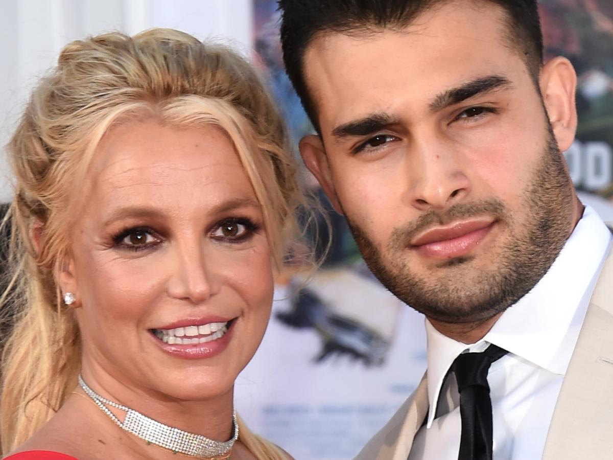Britney Spears’s Boyfriend Is Telling Everyone to Calm Down After