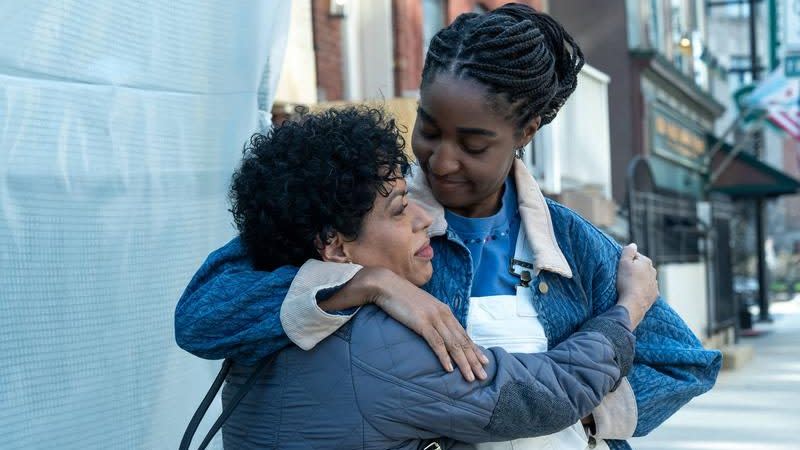 “THE BEAR” — “Beef” — Season 2, Episode 1 (Airs Thursday, June 22nd) Pictured: (l-r) Ayo Edebiri as Sydney Adamu, Liza Colón-Zayas as Tina. CR: Chuck Hodes/FX.