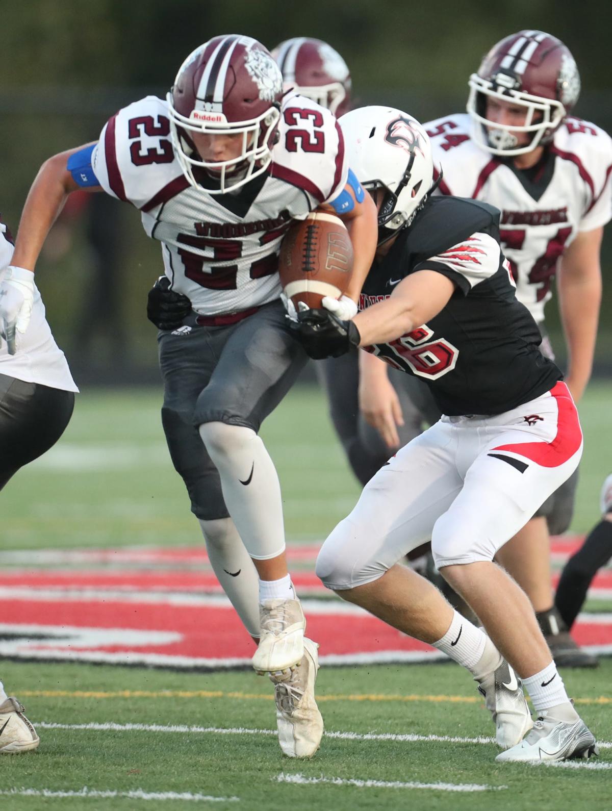 Turnovers cost Woodridge football chance at first place in MAC