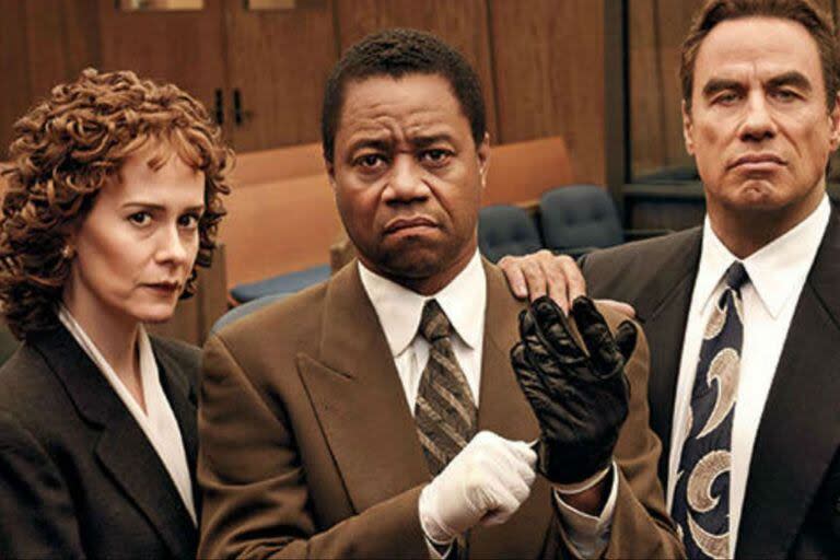 Sarah Paulson, Cuba Gooding Junior y John Travolta en la excelente El pueblo contra OJ Simpson: American Crime Story