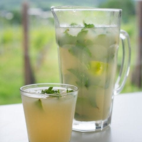 Minty apple and elderflower mojito - Credit: Mark Diacono