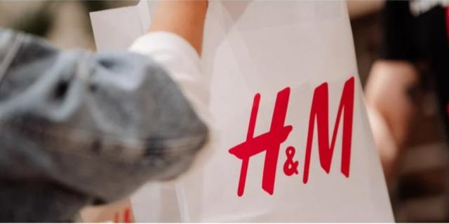Russians visit H&M for last time as retailer closes stores for good