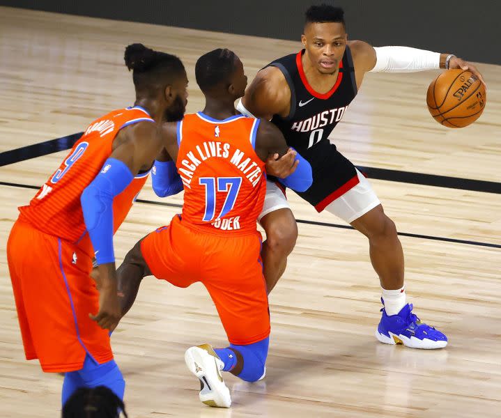 「龜龜」威斯布魯克(Russell Westbrook)，復出第2戰，龜龜雖以超過5成命中率貢獻17分，但宰制力沒發揮。法新社