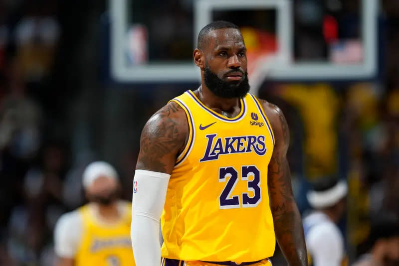 費城76人被認為是「詹皇」LeBron James的眾多追求者之一，他今年夏天很有可能會跳出合約，預計將在自由市場上吸引多名買家。（圖／美聯社／達志影像）