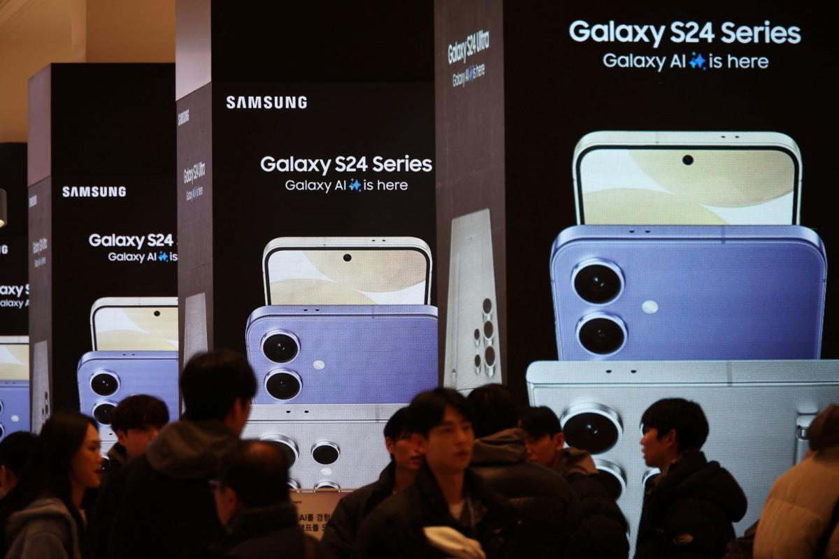 Samsung to integrate Baidu’s AI model into new Galaxy S24 handsets, as mainland Chinese rivals push new smartphones with similar tech