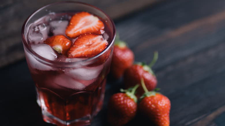 strawberry refreshing cocktail