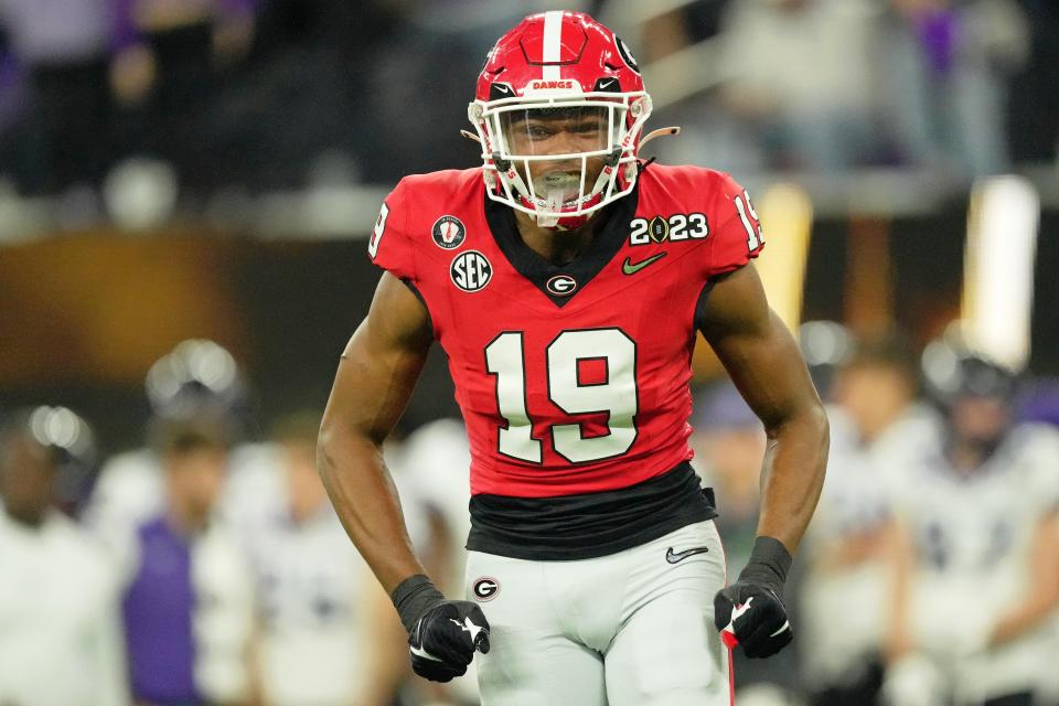 Jan 9, 2023; Inglewood, CA, USA; Georgia Bulldogs linebacker Darris Smith (19) reacts after a play against the TCU Horned Frogs during the second quarter of the CFP national championship game at SoFi Stadium. Mandatory Credit: Kirby Lee-USA TODAY Sports