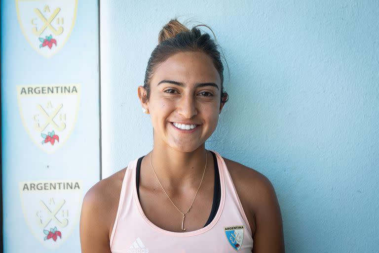 Salteña, amiguera, familiera, a Valentina le costó la mudanza a Buenos Aires, pero todo es en aras de su carrera deportiva, que los 18 años la tiene como defensora estable en el seleccionado mayor; un talento precoz que se consolida.