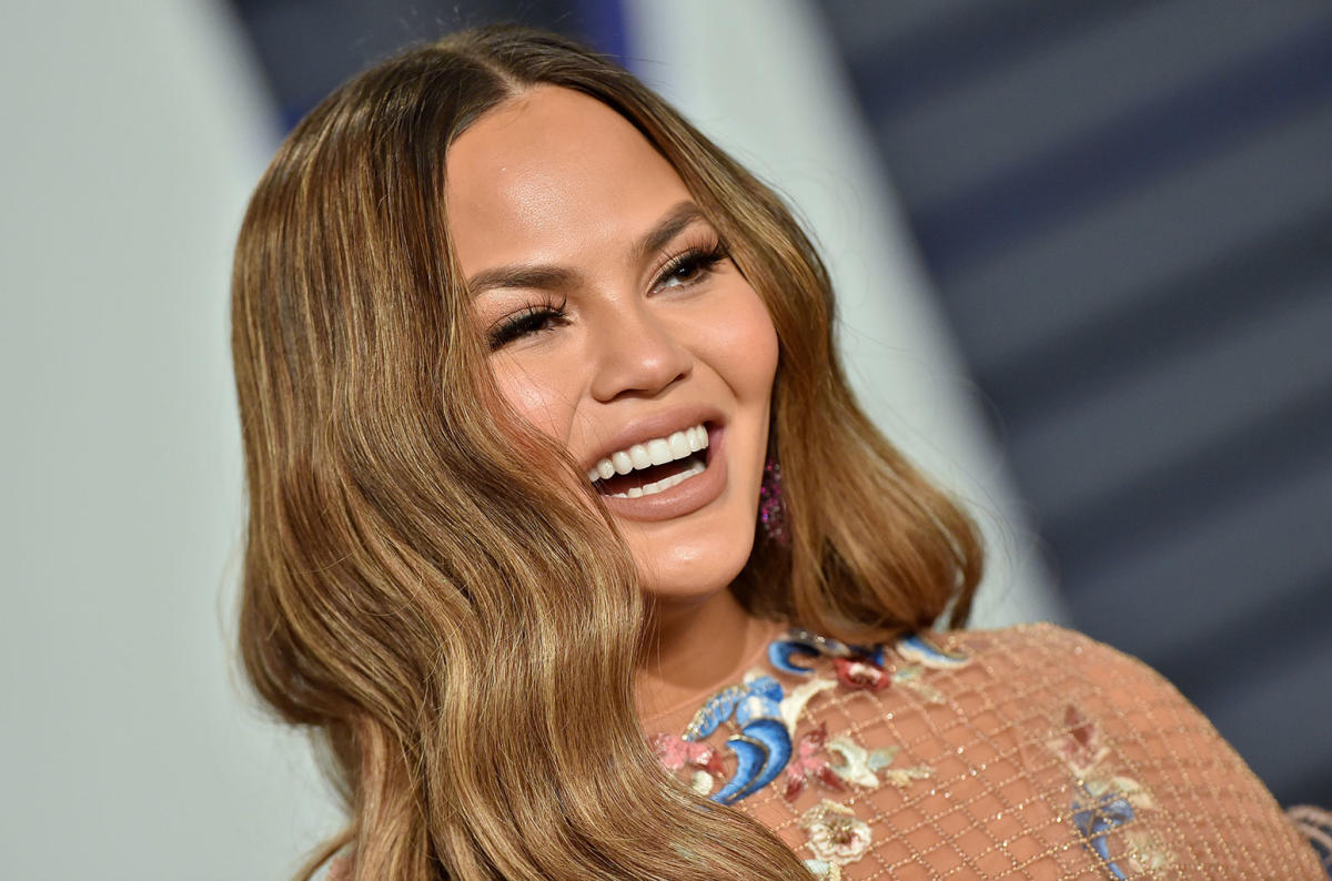 Chrissy Teigen Celebrates One Year of Sobriety: 'I Really Feel Good