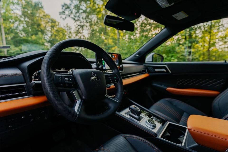 2023 Mitsubishi Outlander PHEV interior