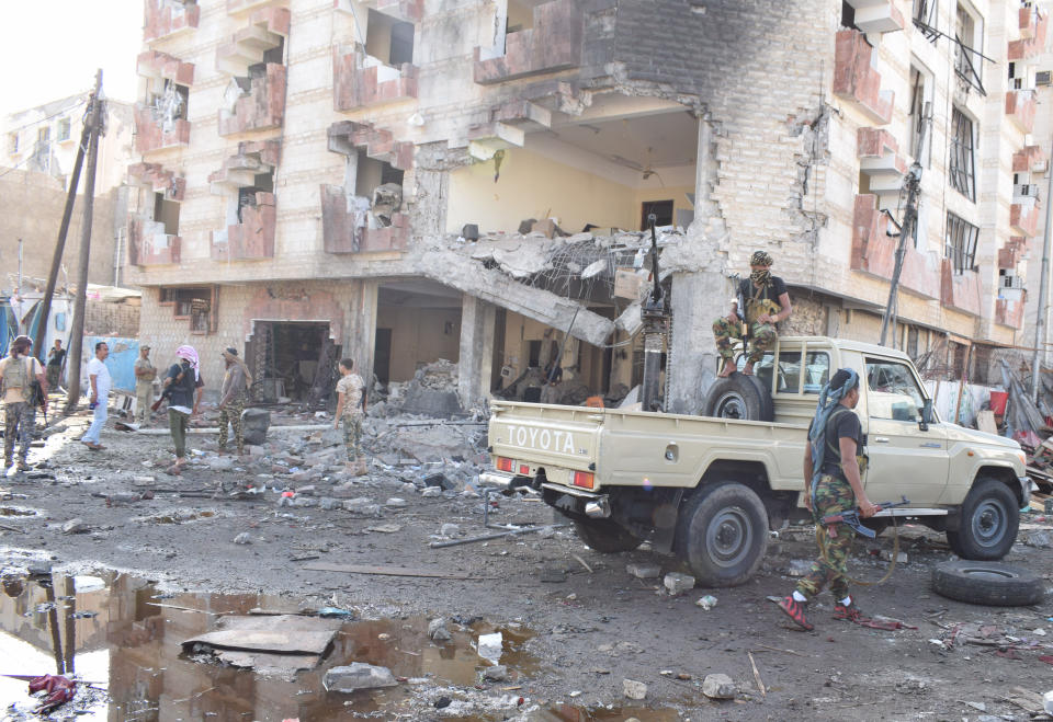 <p>In der jemenitischen Stadt Aden wurde eine Autobombe gezündet. Fünf Zivilisten wurden dabei getötet. Der Anschlag ereignete sich in der Nähe des Finanzministeriums. (Bild: ddp Images) </p>