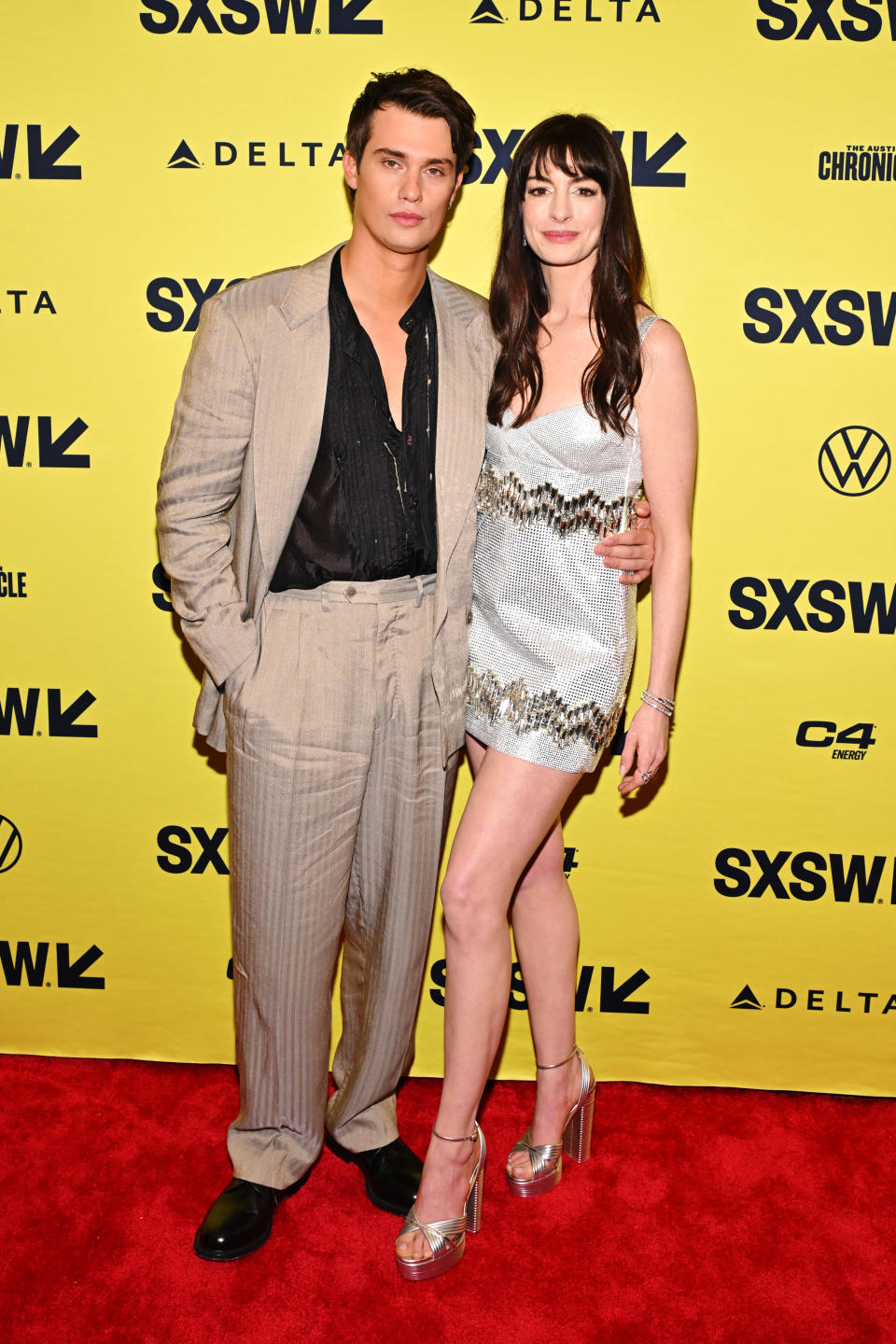 Nicholas Galitzine and Anne Hathaway