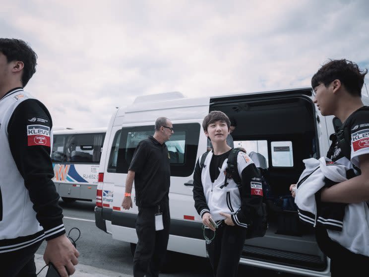 Han “Peanut” Wang-ho with SK Telecom T1 entering Jeunesse Arena (Riot Games/lolesports)