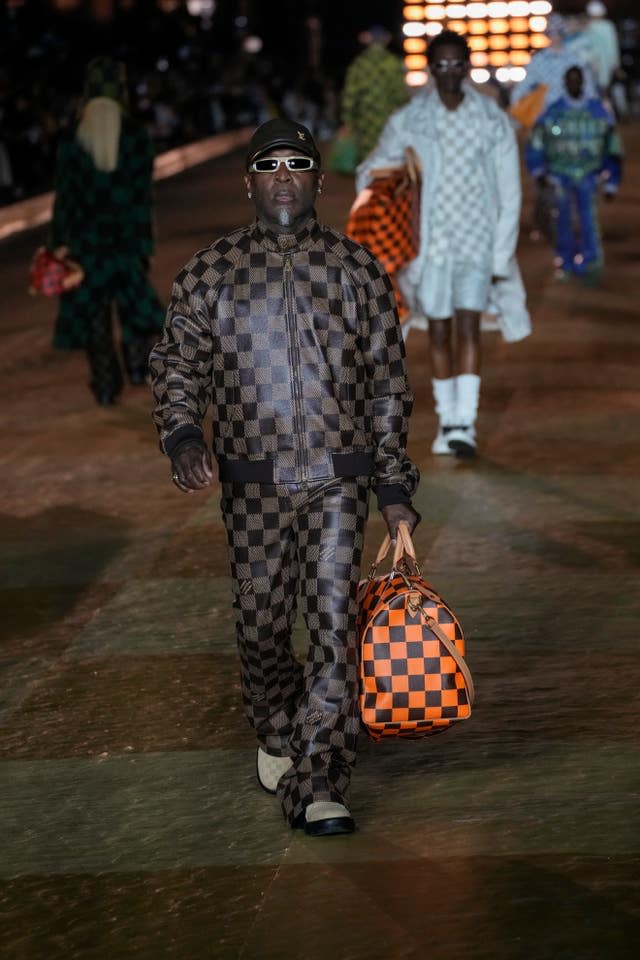 Con Rihanna y Beyoncé en la primera fila, Pharrell Williams debutó al  frente de la línea masculina de Louis Vuitton – GENTE Online