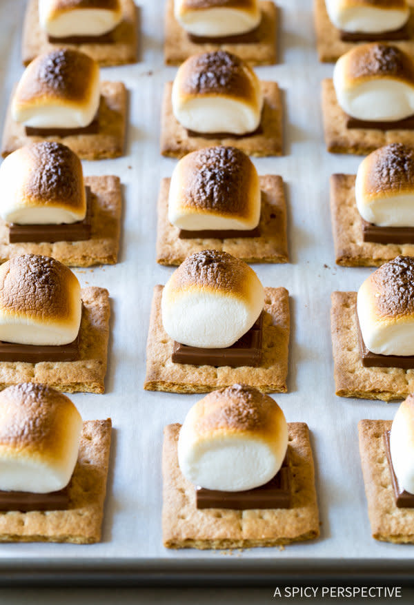 <strong>Get the <a href="http://www.aspicyperspective.com/easy-sheet-pan-smores/?crlt.pid=camp.3ykOyrTGnXwK" target="_blank">Easy Sheet-Pan S'mores recipe</a>&nbsp;from&nbsp;A Spicy Perspective</strong>