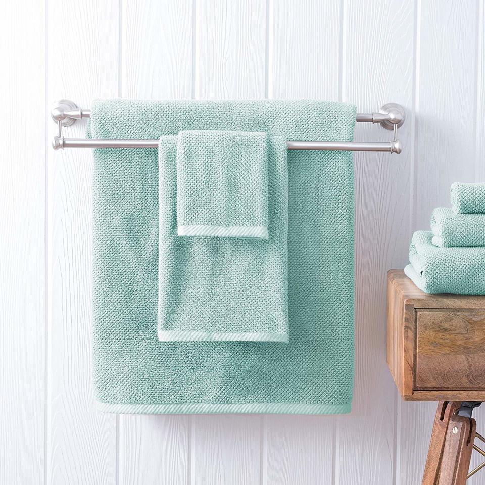 Welhome Franklin 100% Cotton Textured Towel. (Photo: Amazon)