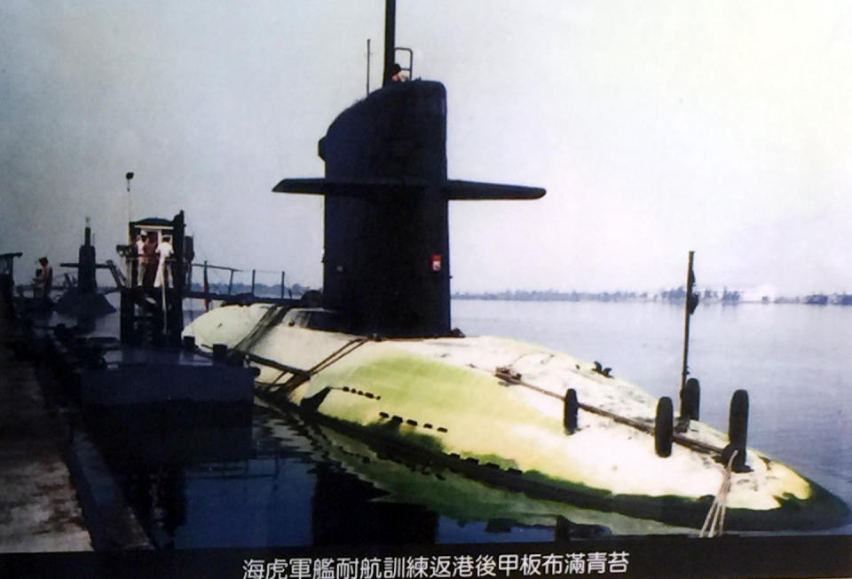 海虎艦耐航訓練32天，反港後甲板布滿青苔。（記者羅廣仁翻攝自海軍256戰隊隊史館）