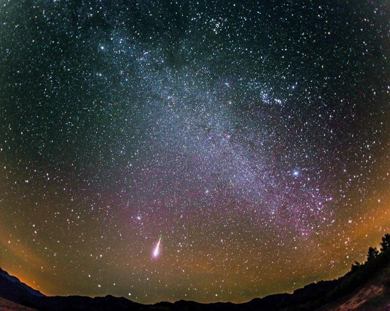 獵戶座流星雨今（20日）起登場，每小時最多可見20顆流星，凡在無光害的空曠處便可欣賞。（翻攝自台北天文館官網）