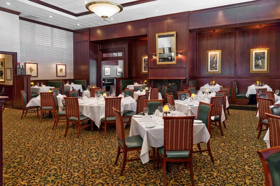 <b>Photo: ruth's chris steak house/<a href="https://yelp.com/biz_photos/ruths-chris-steak-house-virginia-beach?utm_campaign=633947bf-7be3-4900-8946-87520ccfdd36%2C8d81f035-9743-4223-adfe-849f3bfd4558&utm_medium=81024472-a80c-4266-a0e5-a3bf8775daa7" rel="nofollow noopener" target="_blank" data-ylk="slk:Yelp;elm:context_link;itc:0;sec:content-canvas" class="link ">Yelp</a></b>