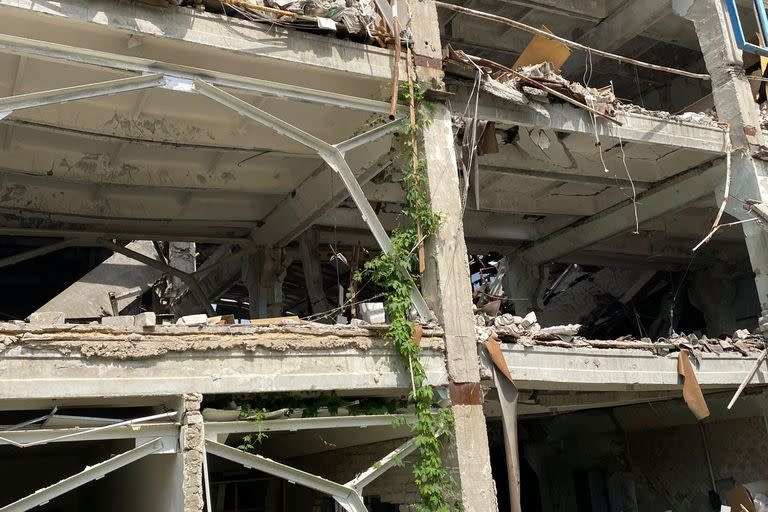 Un edificio destruido en la ciudad de Kupiansk
