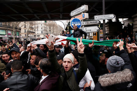 Franco-Algerians attend a demonstration at Barbes station during the Act XIX (the 19th consecutive national protest on Saturday) of the "yellow vests" movement in Paris, France, March 23, 2019. REUTERS/Benoit Tessier