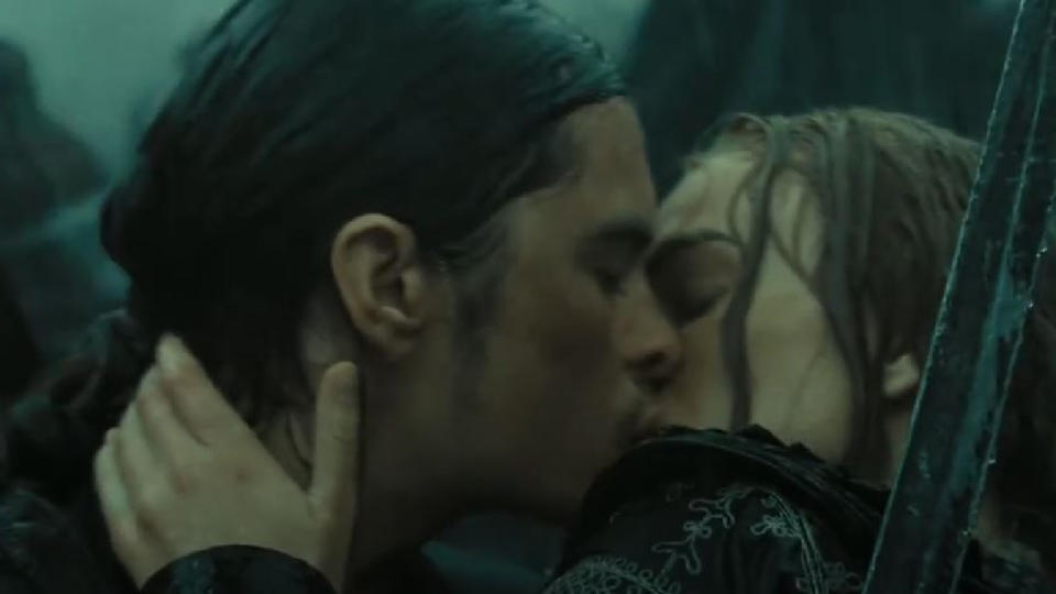 Will And Elizabeth Marry In The Middle Of A Battle (Pirates Of The Caribbean: Dead Man’s Chest)