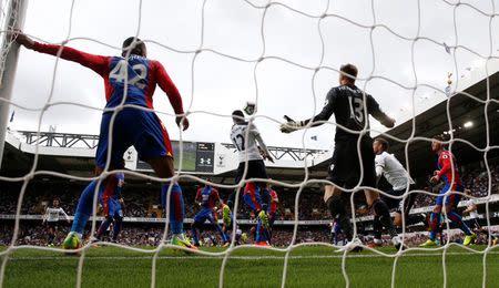 Britain Soccer Football - Tottenham Hotspur v Crystal Palace - Premier League - White Hart Lane - 20/8/16 Tottenham's Victor Wanyama scores their first goal Reuters / Eddie Keogh