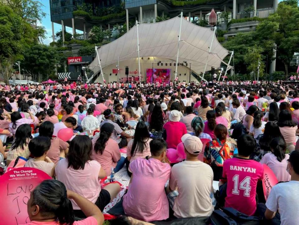 pink dot 16 - participants gathering