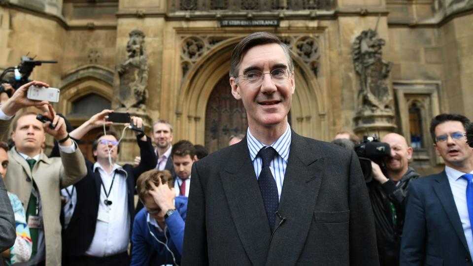 Nicht mal einen Tag nach dem angeblichen Brexit-Durchbruch im britischen Kabinett bröckelt die Regierung. <span class="s1">Jacob Rees-</span><span class="s2">Mogg</span><span class="s1"> droht Theresa May mit einem Misstrauensantrag (</span>Bild: dpa)