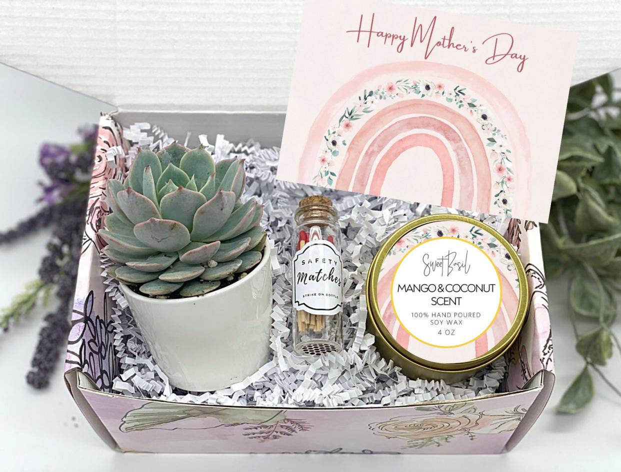 Mother's Day Gift Box (Etsy / Etsy)