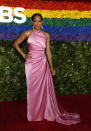 Regina King llegó a los Tony con un vestido de Prada que no le favorecía demasiado. (Foto: Andrew Kelly / Reuters)