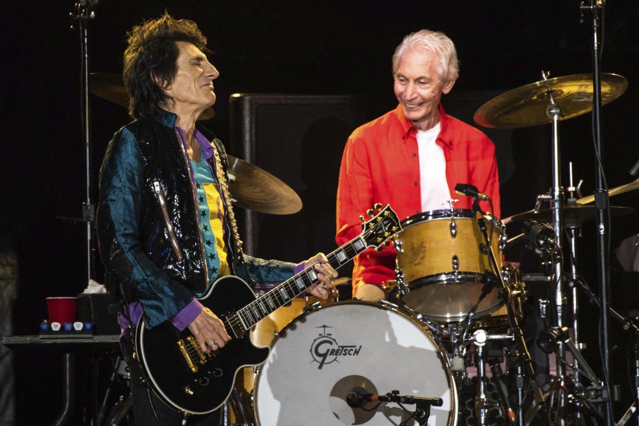 **FILE PHOTO** Charlie Watts Has Passed Away . SANTA CLARA, CALIFORNIA - AUGUST 18: Ronnie Wood and Charlie Watts of The Rolling Stones perform at Levi's Stadium on August 18, 2019 in Santa Clara, California. Photo: Chris Tuite/imageSPACE/MediaPunch /IPX