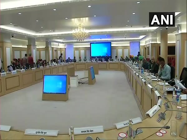 Union Ministers Narendra Singh Tomar, Piyush Goyal meet farmers at Vigyan Bhawan on Thursday. [Photo/ANI]