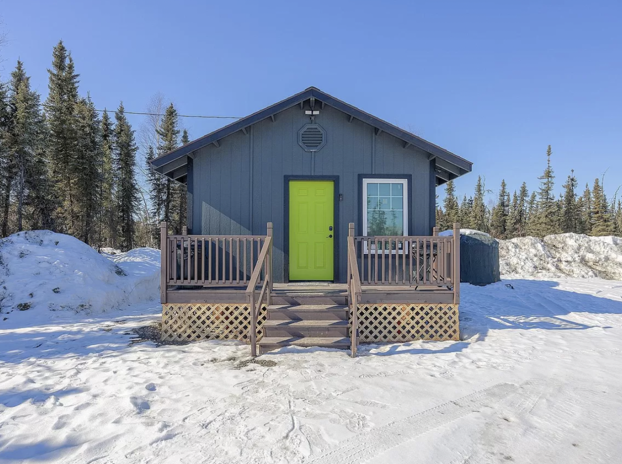 Alaska: The Modern 1-Bedroom Cabin