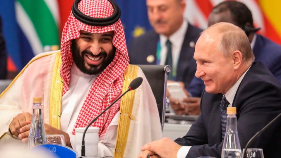 El pr&#xed;ncipe heredero de Arabia Saudita, Mohamed bin Salman, recibi&#xf3; un trato c&#xe1;lido de parte del presidente de Rusia, Vladimir Putin, durante la cumbre de G20 en 2018.