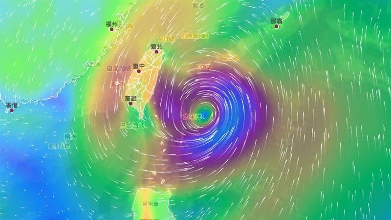 小犬颱風將為南部地區帶來強風，因此南、高、屏同步宣布4日晚上停班停課。（圖／中央氣象署）
