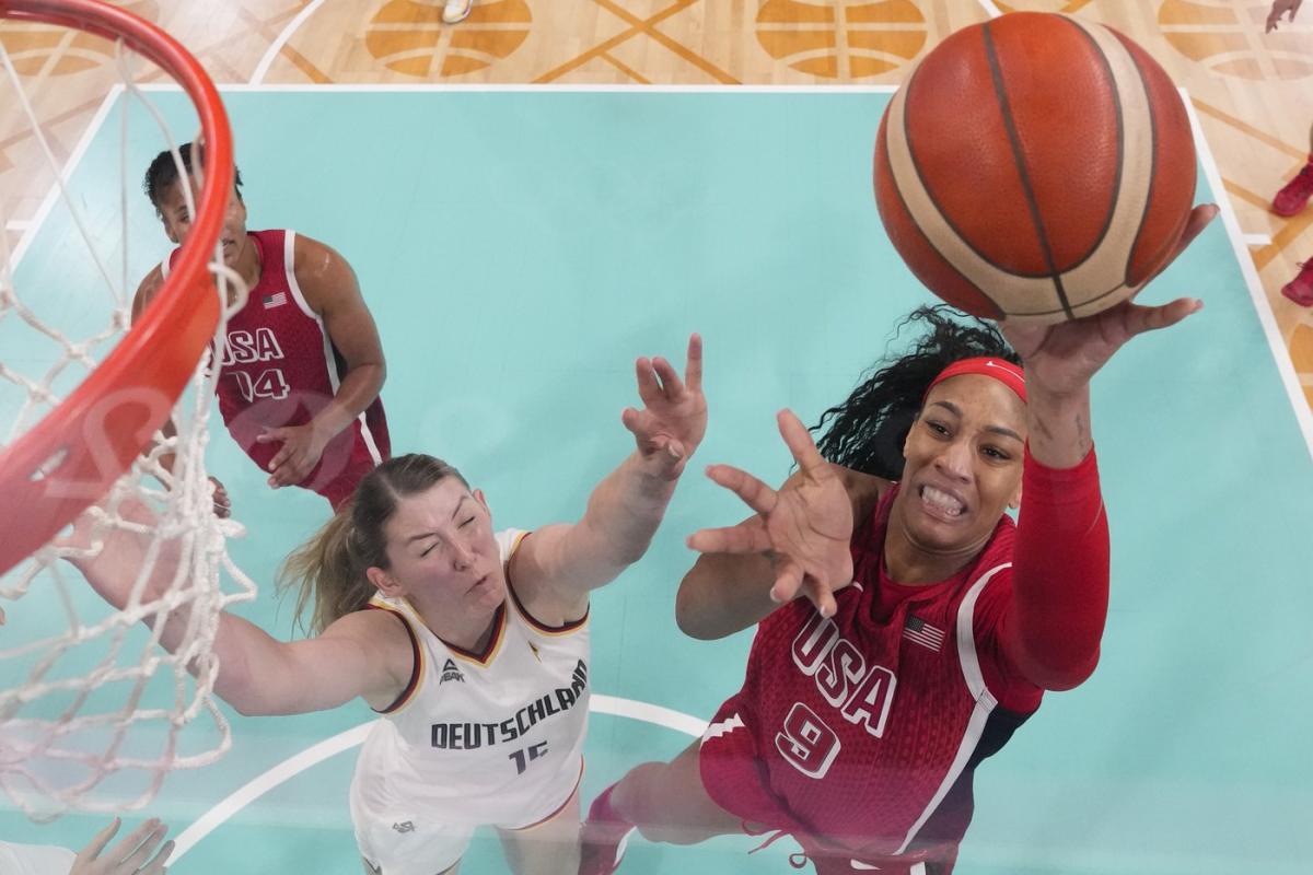 US extends Olympic win streak to 58 games with 87-68 victory over Germany;  quarterfinals next - Yahoo Sports