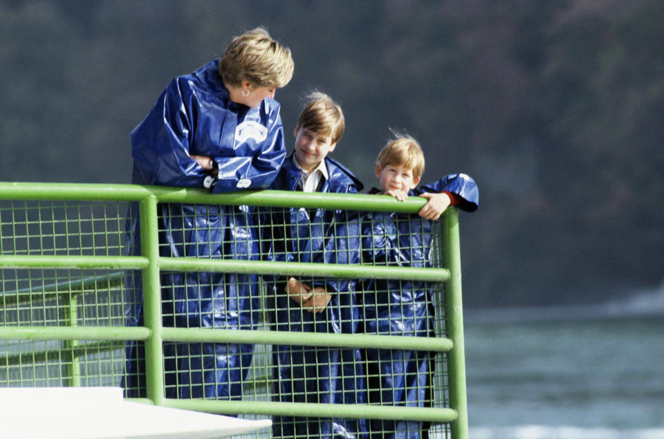 La Princesse Diana avec le Prince William et le Prince Harry, en 1991 au Canada.