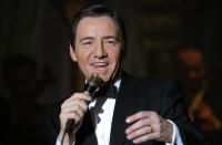 Amante de jazz e um imitador talentoso de algumas das vozes mais famosas do gênero, Spacey juntou suas paixões em 'Uma Vida Sem Limites’ (2004), em que faz o cantor Bobby Darin. Ele também dirigiu este filme.