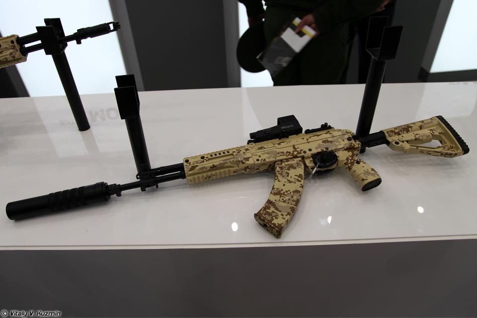 7.62mm_AK 15_6P71_assault_rifle_at_Military technical_forum_ARMY 2016_02