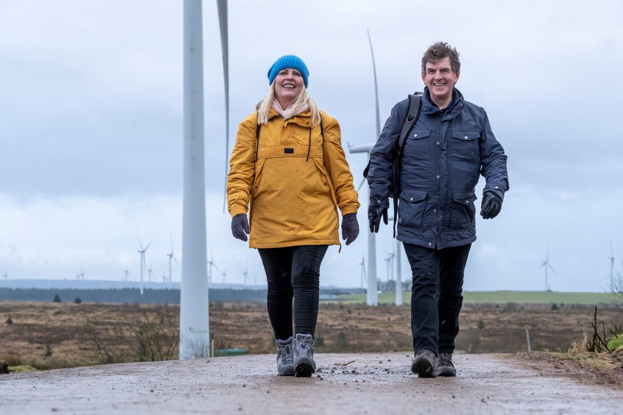 Michele Lennox and friend Iain MacMillan ‘bagging’ turbines (Scottish Power/PA)