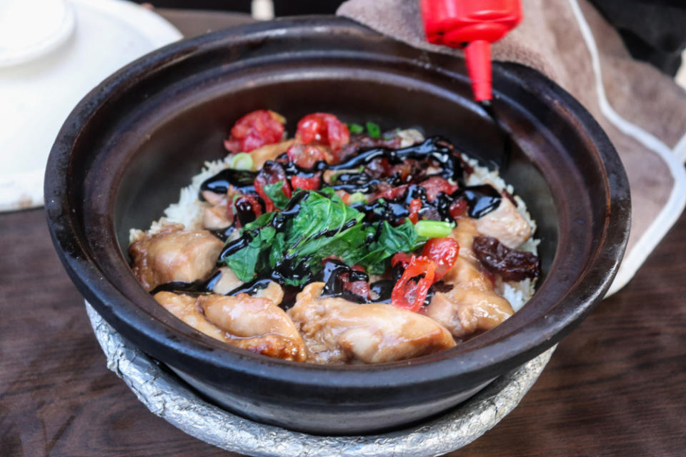 Charcoal Claypot Rice with dark sauce