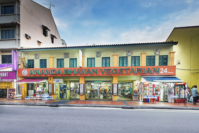 Indian in Little India - Ananda Bhavan