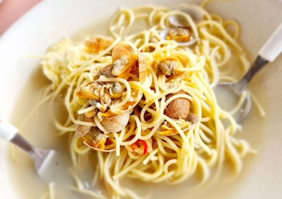 GRILL & PASTA - VONGOLE BIANCO