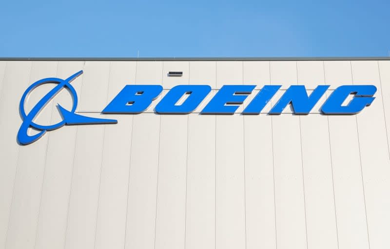 View of a logo with the word "Boeing" on a hall at the Boeing distribution center. Georg Wendt/dpa